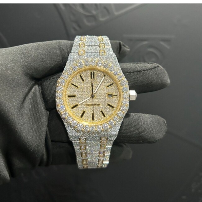BUST DOWN MOISSANITE WATCH / ICED OUT - Image 2