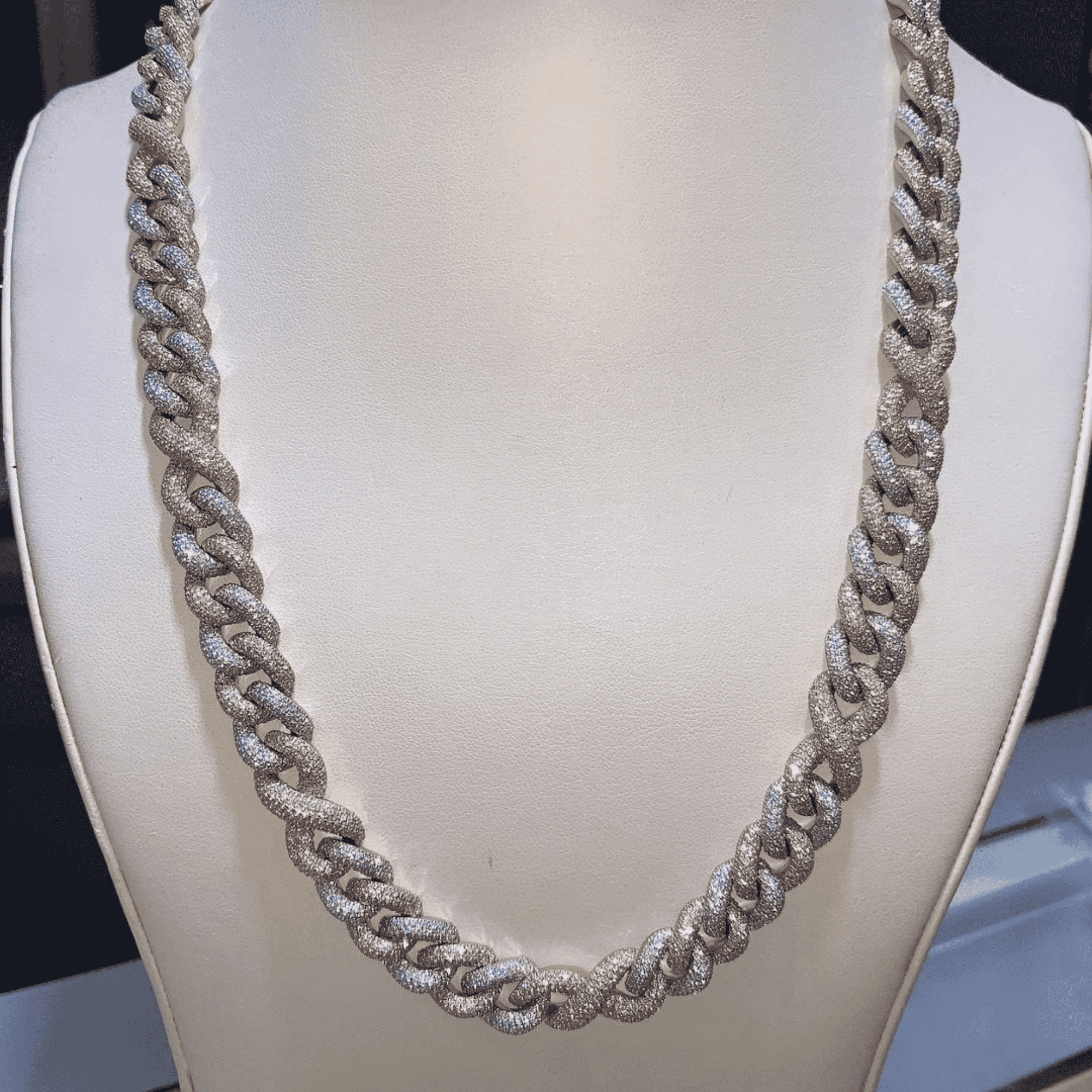 20mm Silver Diamond Look Iced Out Cuban Link Chain Men’s Moissanite Chains 1 20mm Silver Diamond Look Iced Out Cuban Link Chain Men’s Moissanite Chains