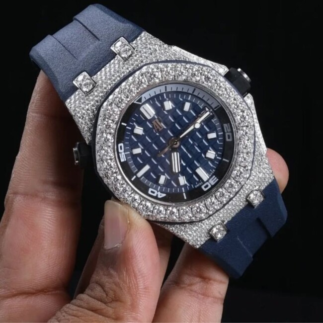 Stylish Moissanite Iced-Out Silicone Band Watch - Image 4