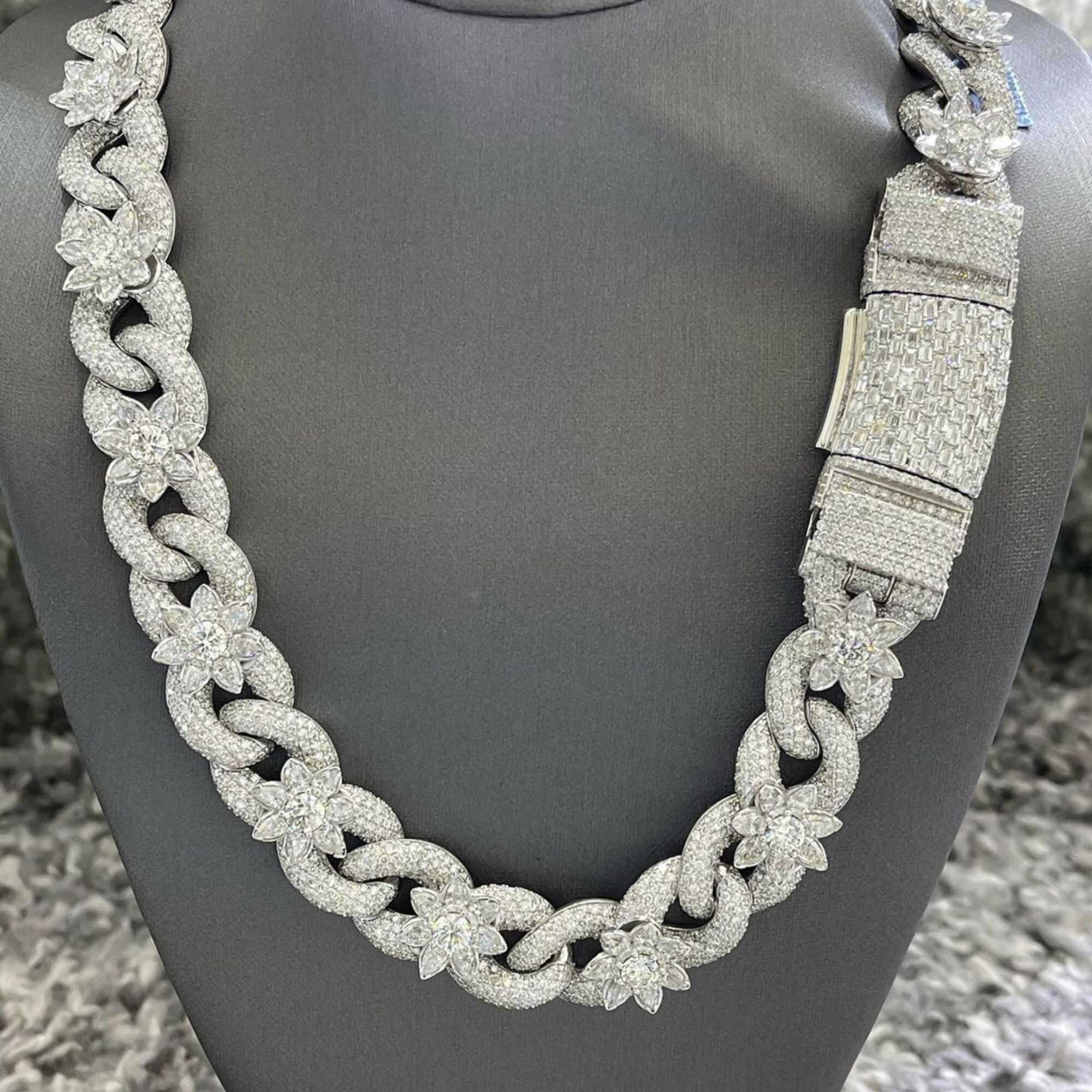 Men’s Silver Diamond Street Style Iced Out Cuban Link Moissanite Chains