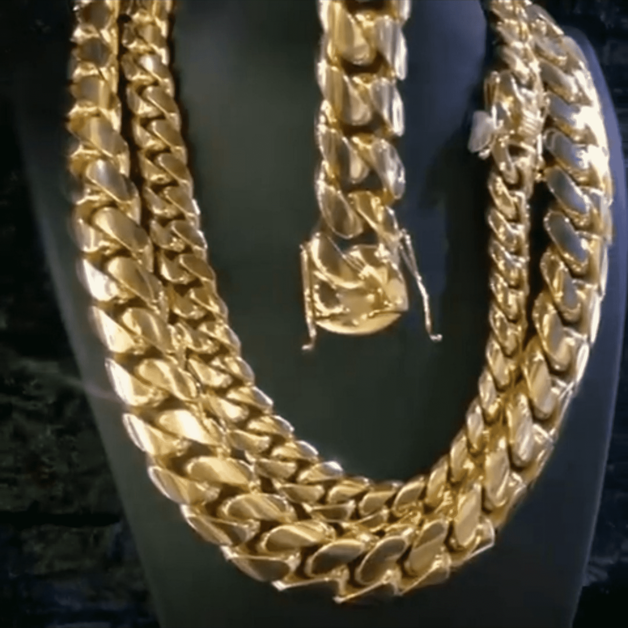10mm and 20mm Micron Gold Cuban Link Chain and Bracelet 1400 Grms - Image 2