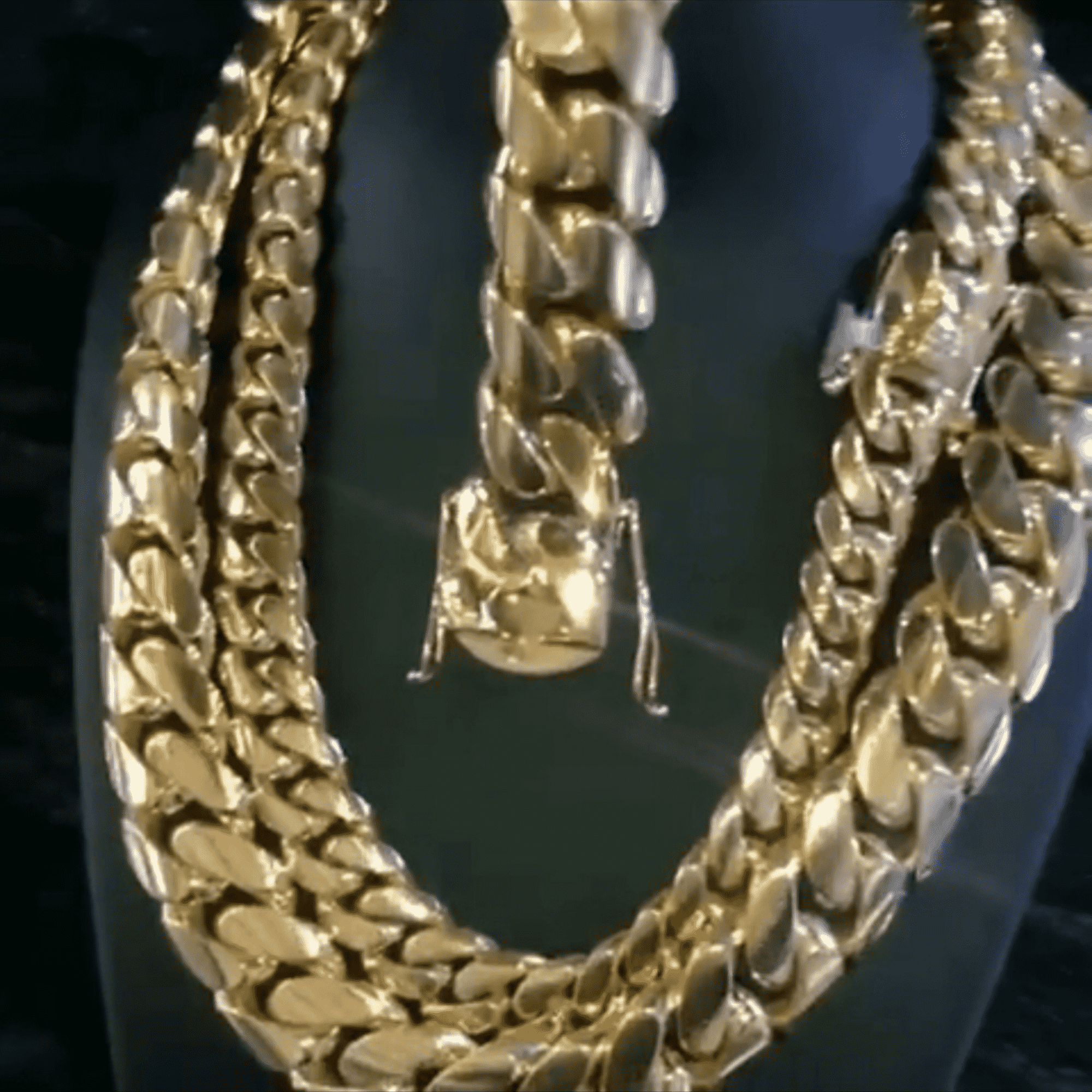 10mm and 20mm Micron Gold Cuban Link Chain and Bracelet 1400 Grms - Image 3