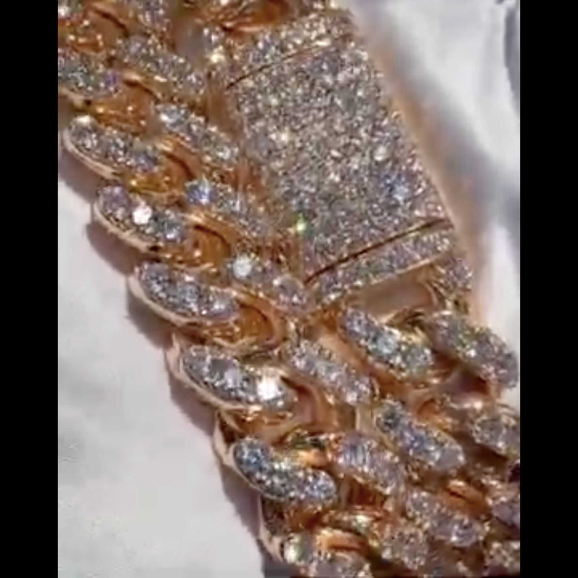 Urban Look Silver Diamond Men’s Moissanite Chains Iced Out Cuban Link Chain - Image 4