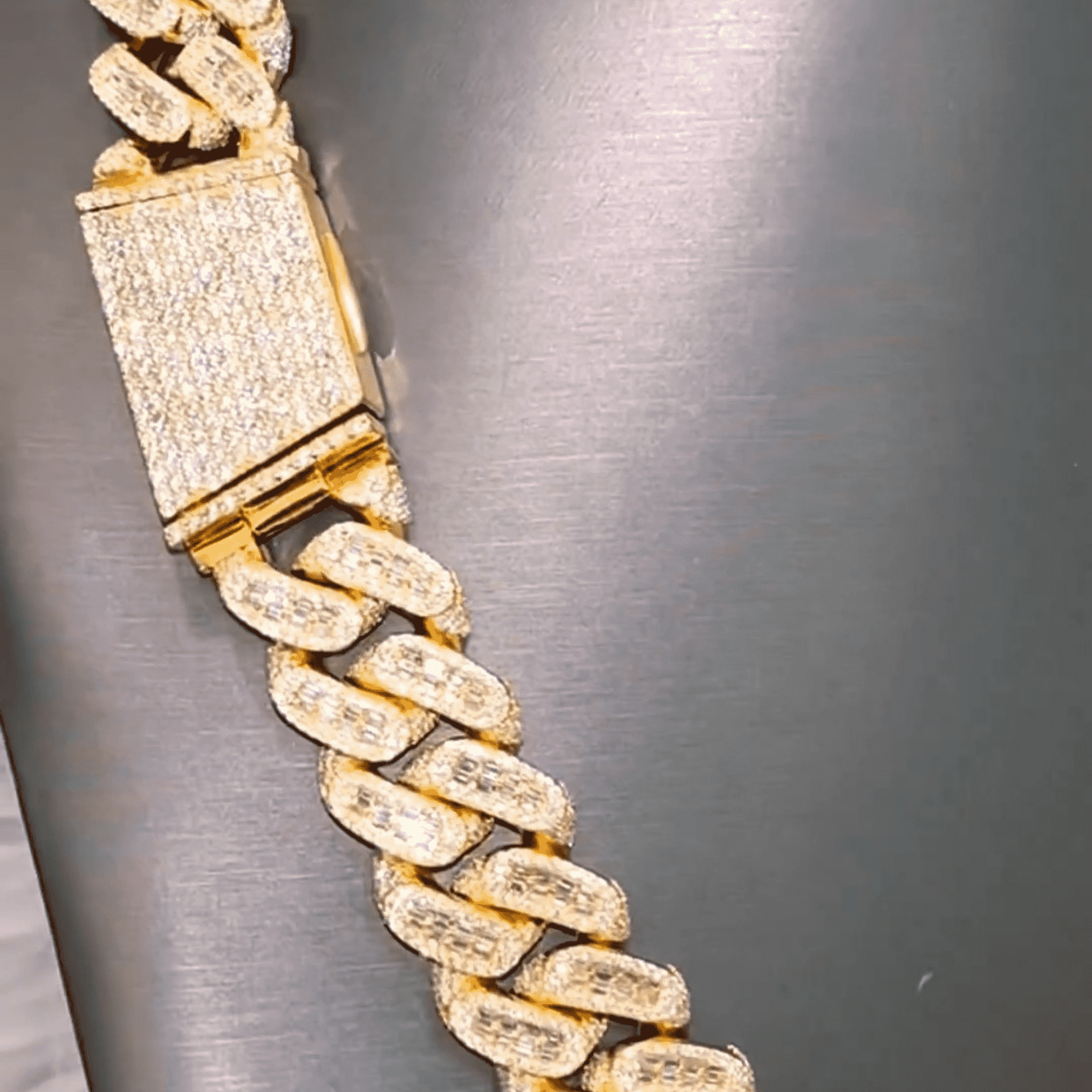 Moissanite Diamond Cuban Link Chain 18mm - Image 3