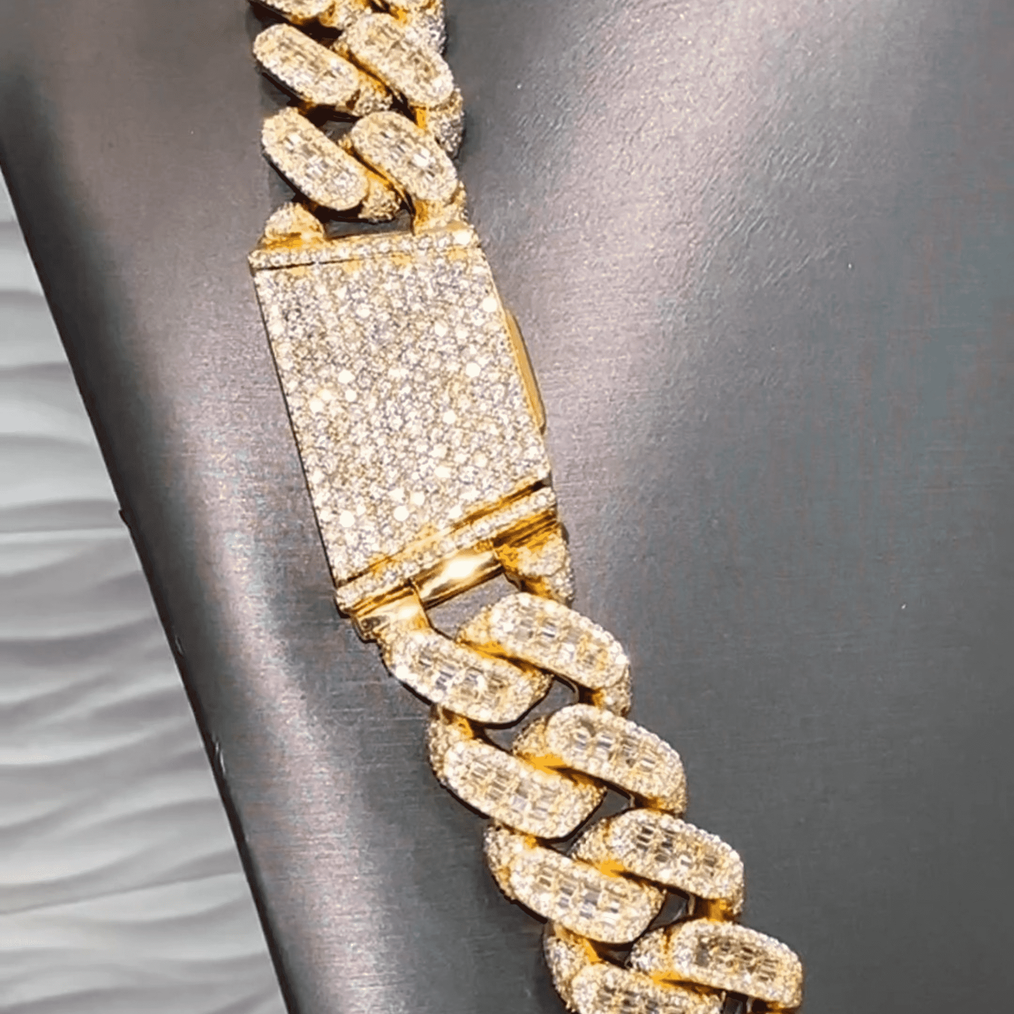 Moissanite Diamond Cuban Link Chain 18mm - Image 6