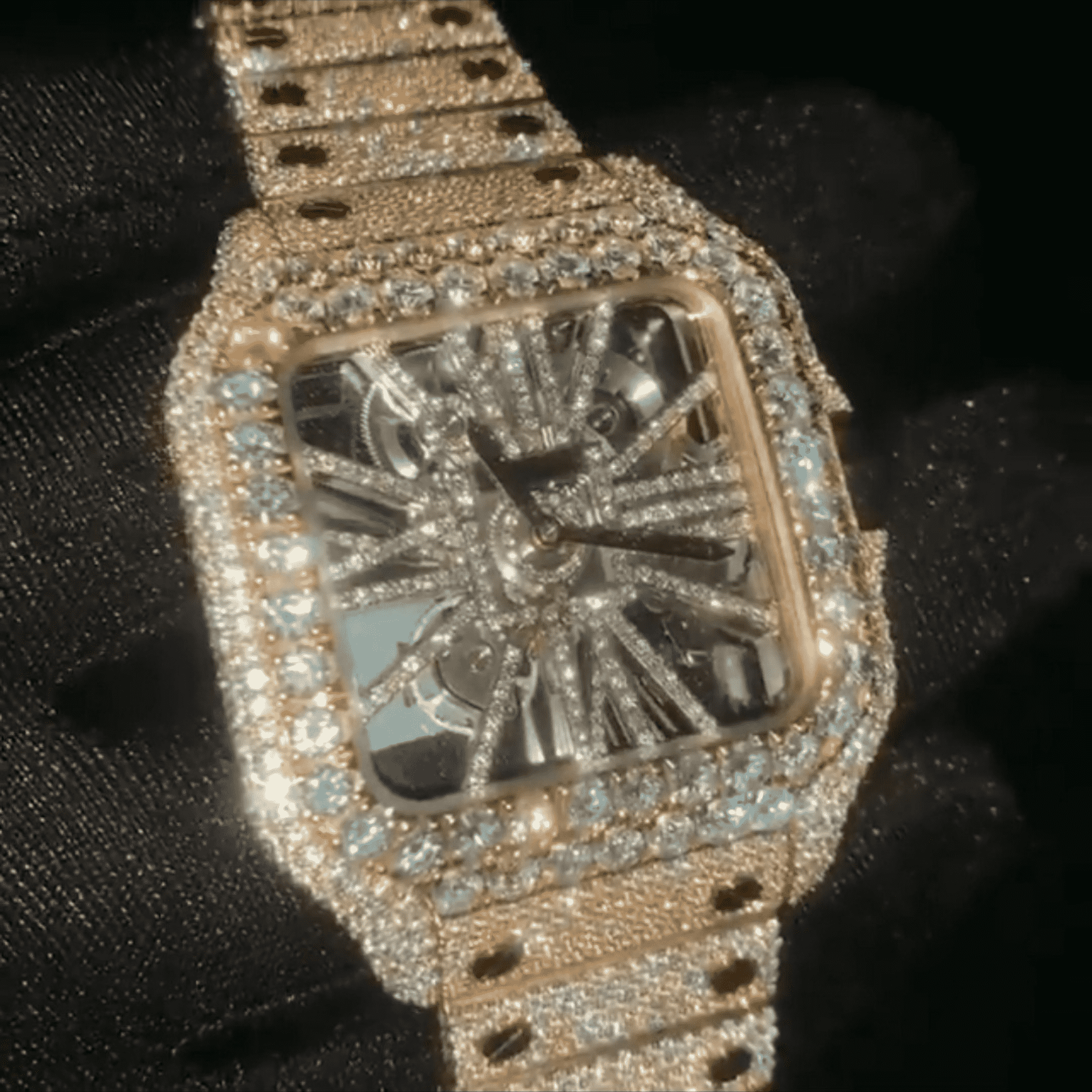 Stainless Steel Iced Out VVS Moissanite Watch for Gift - Image 4