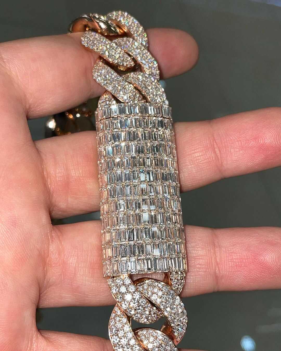 20mm Men’s Silver Diamond Style Iced Out Cuban Link Moissanite Chains - Image 4
