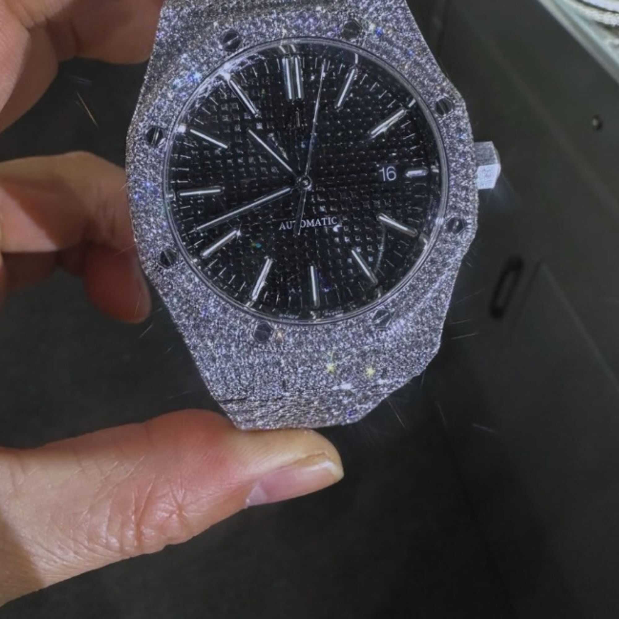 Elegant Moissanite Watches with Classic Link Bracelet - Image 3