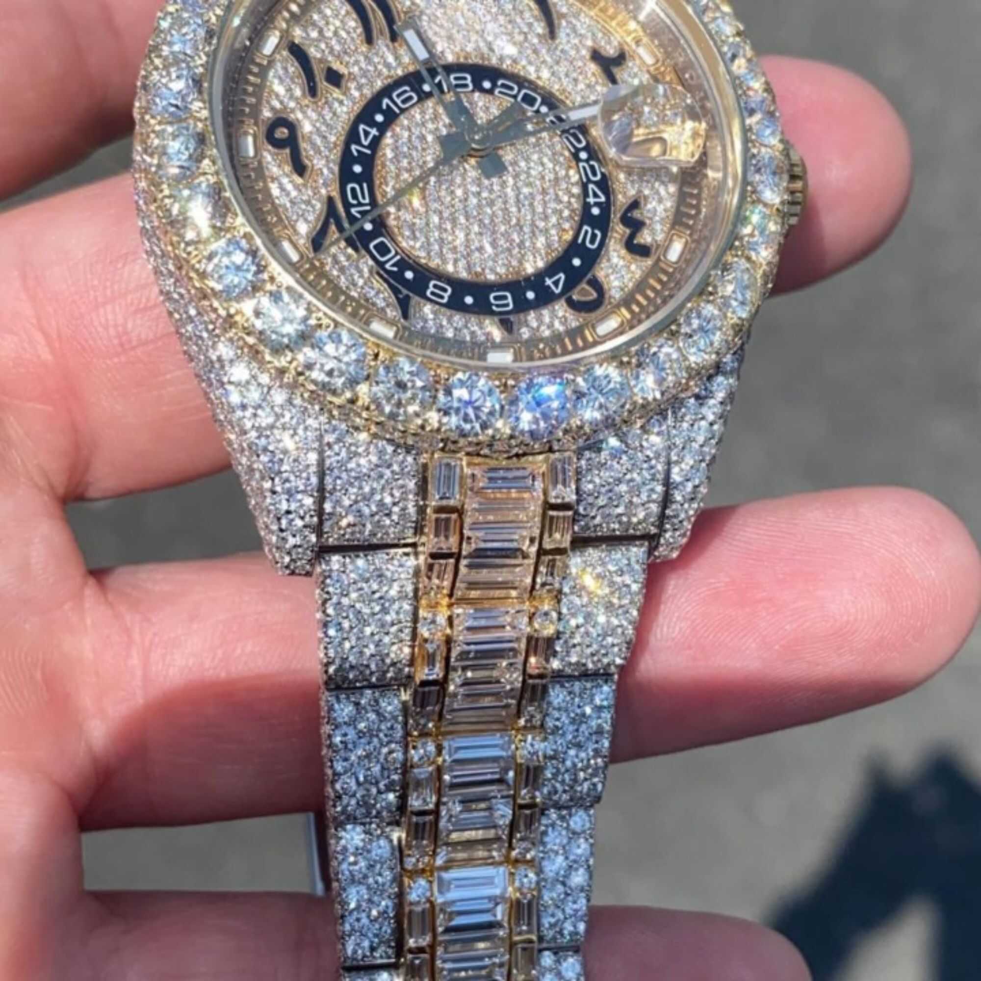 Elegant Moissanite Watches Fully Iced for Men & Women - Image 4