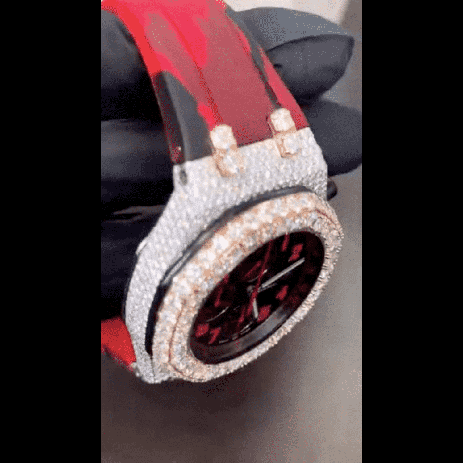 Premium Moissanite Watches Iced Out with Slim Dial for Men & Women - Image 4