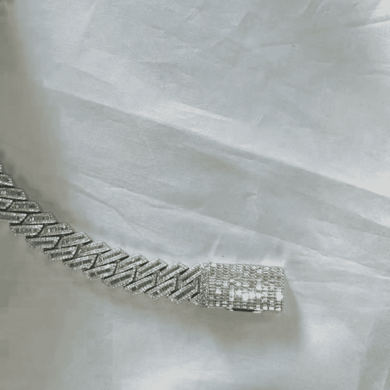 16mm Baguette Men’s Silver Diamond Moissanite Iced Out Cuban Link Chain 3 16mm Baguette Men’s Silver Diamond Moissanite Iced Out Cuban Link Chain - Image 3
