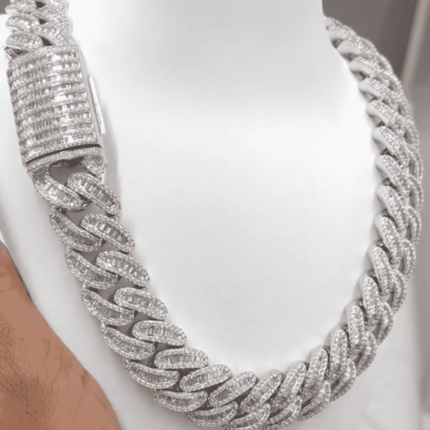 22mm Silver Men's Moissanite Chains With Fire Shine and Bold Design 2 22 mm Cuban Link Chain