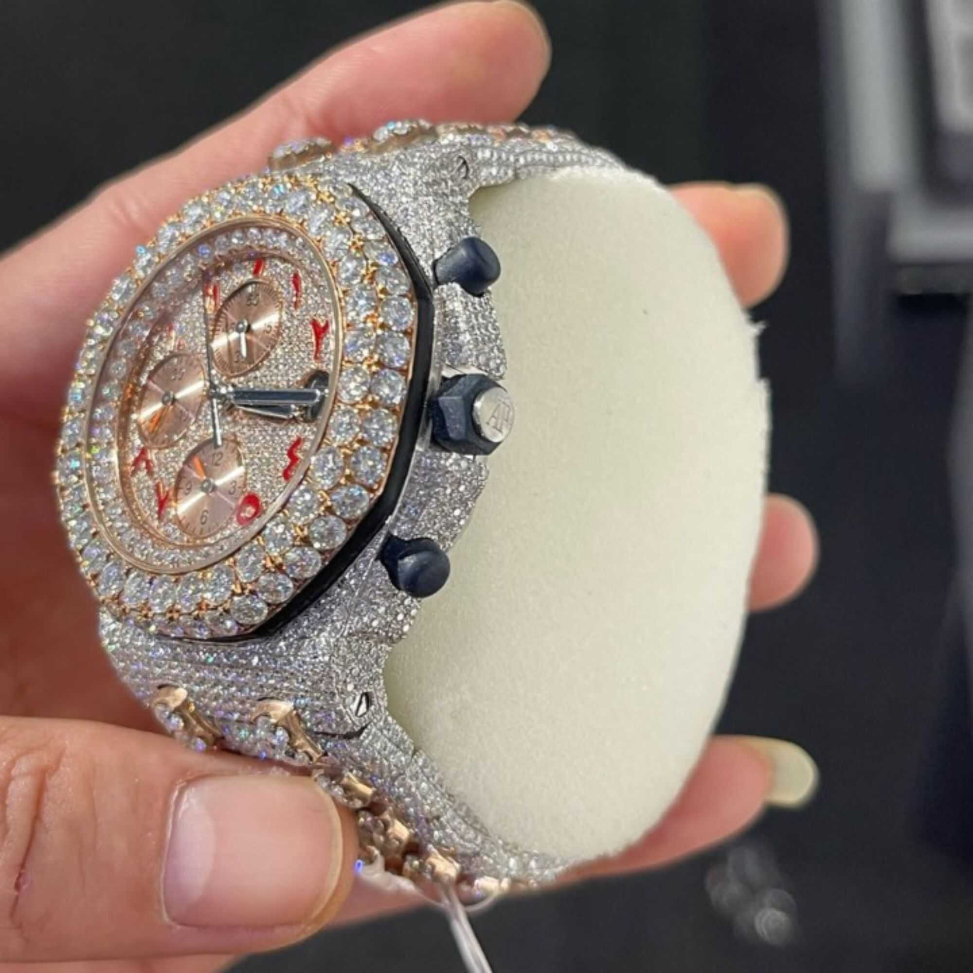 Luxury ICED out moissanite - vvs chronograph 4 Luxury ICED out moissanite - vvs chronograph - Image 4