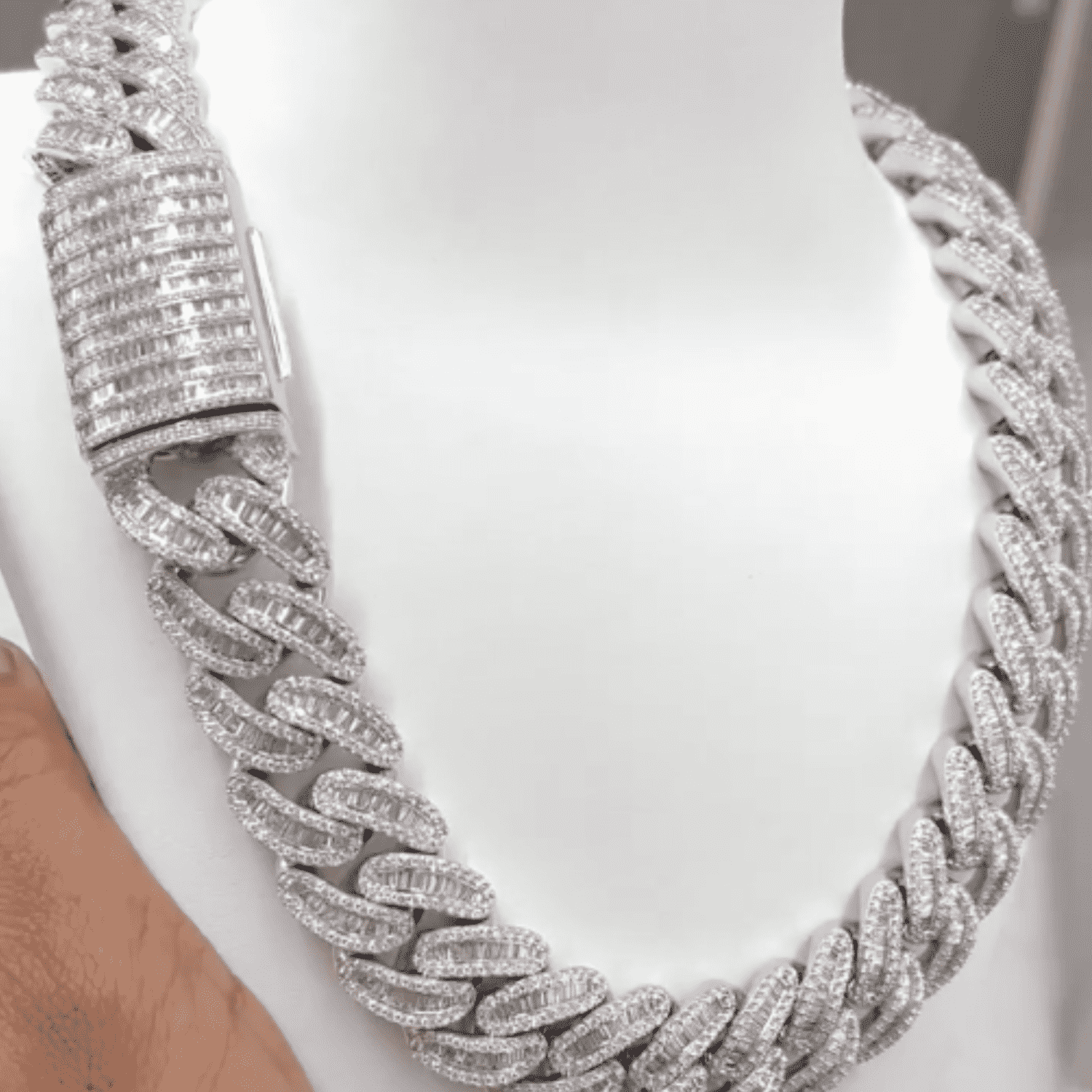 22mm Silver Men's Moissanite Chains With Fire Shine and Bold Design 3 22 mm Cuban Link Chain