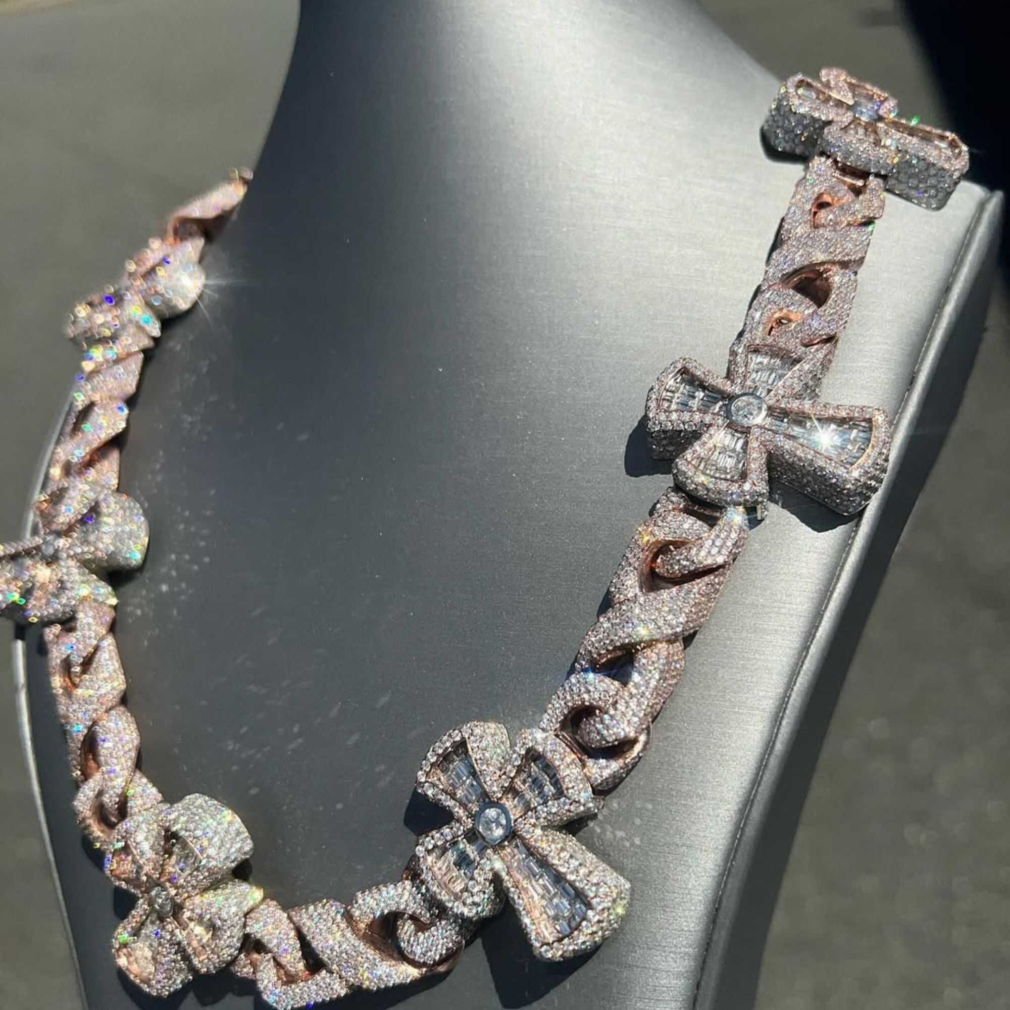 18 mm Silver Diamond Men’s Moissanite Chains Iced Out Cuban Link Chain - Image 4