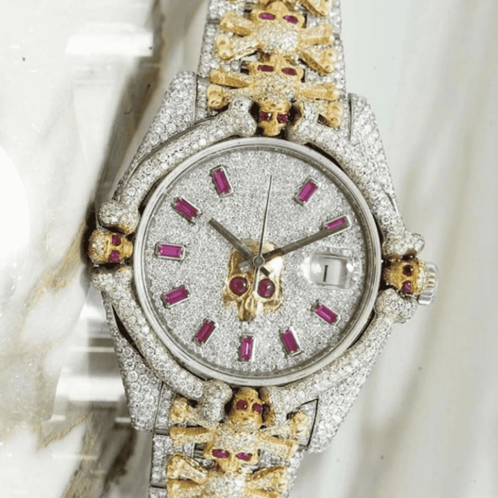 Iced Out Moissanite Watches with Sleek Round Dial for Men & Women