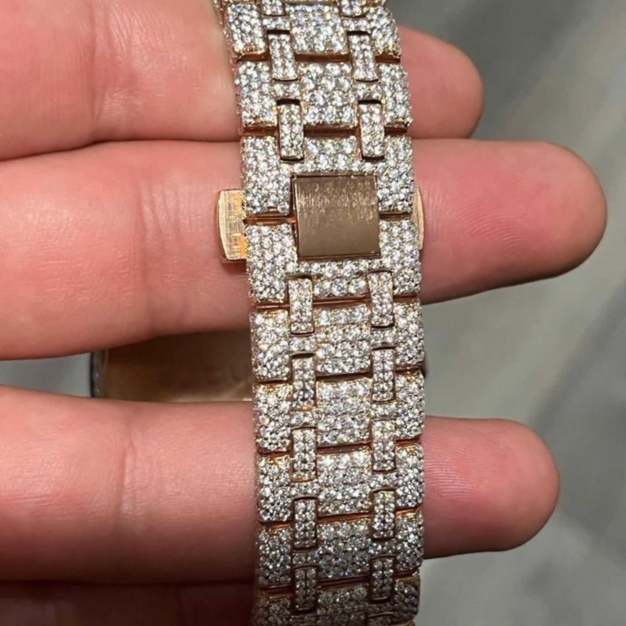 Luxury Iced Out Moissanite Watches for Men & Women - Image 5