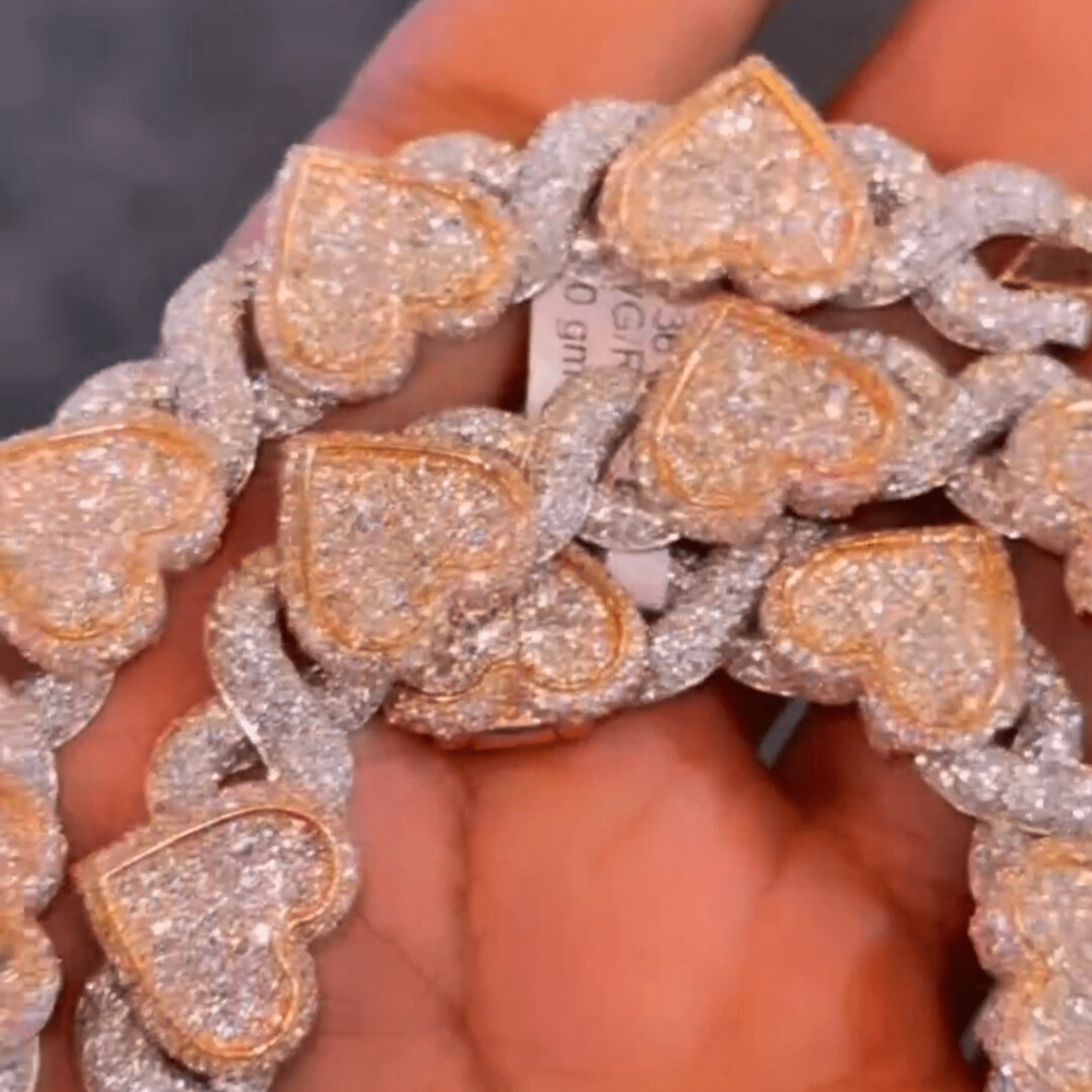 18mm Cuban Link 22mm Heart Gold Plated Cuban Link Chain - Image 2