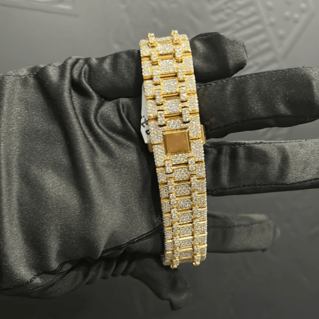 Bust Down Moissanite Iced Out Watch Sparkling Design - Image 3