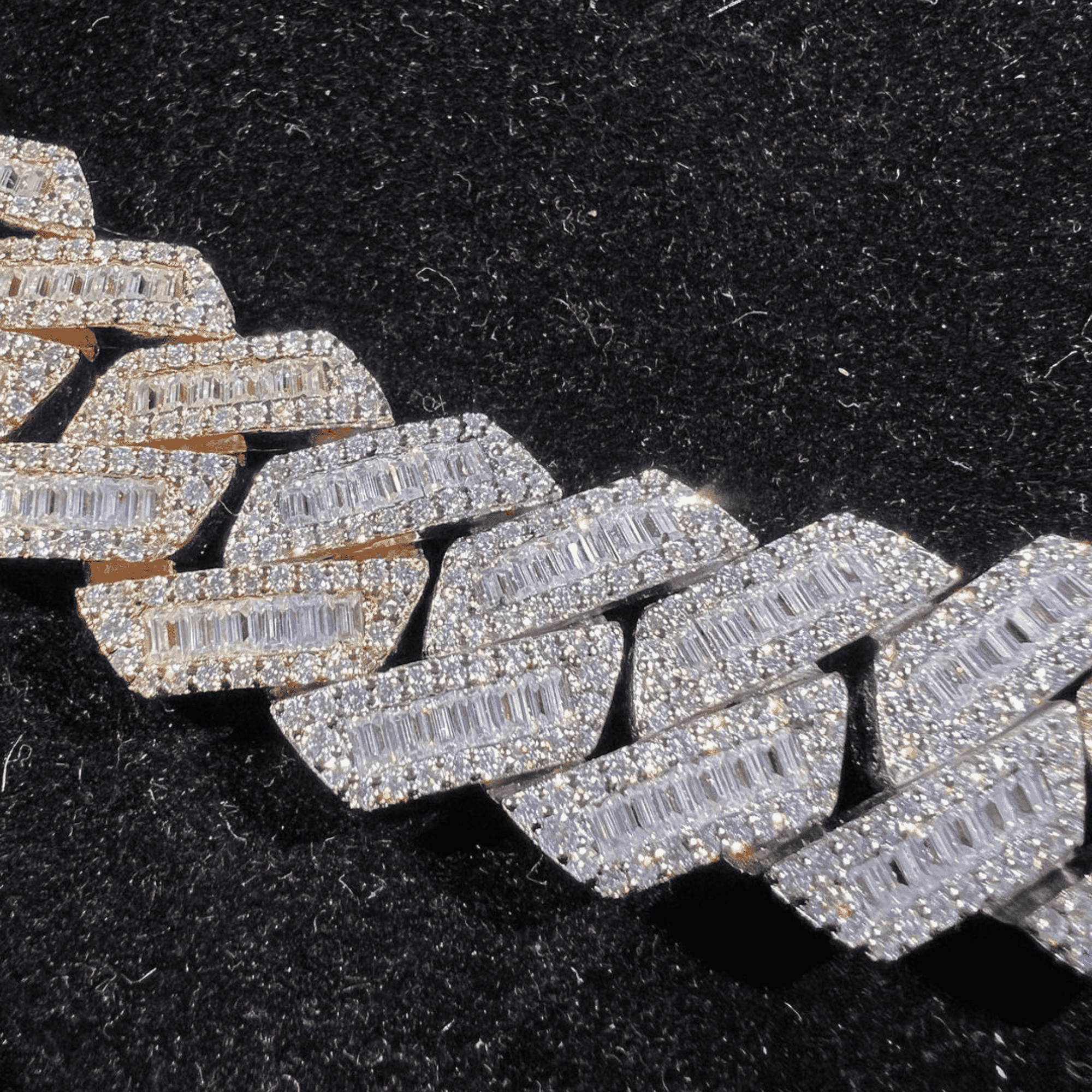 20mm Rose Gold Men’s Silver Diamond Iced Out Cuban Link Moissanite Chains 4 20mm Rose Gold Men’s Silver Diamond Iced Out Cuban Link Moissanite Chains - Image 4