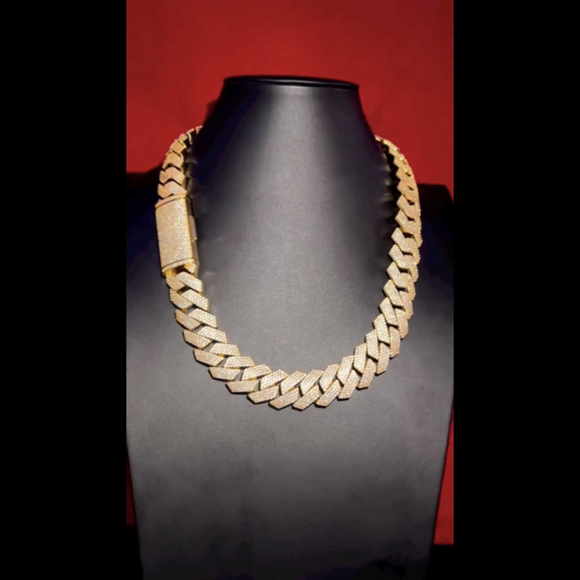 Diamond Layer Silver Men’s Moissanite Chains Iced Out Cuban Link Chain 3 Diamond Layer Silver Men’s Moissanite Chains Iced Out Cuban Link Chain - Image 3