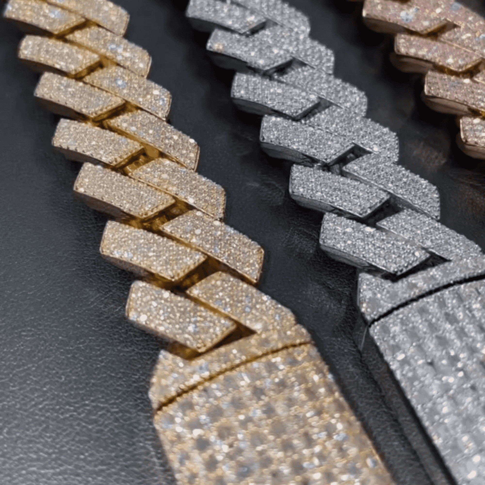 20 mm Men’s Silver Diamond Moissanite Iced Out Cuban Link Chain 4 20 mm Men’s Silver Diamond Moissanite Iced Out Cuban Link Chain - Image 4