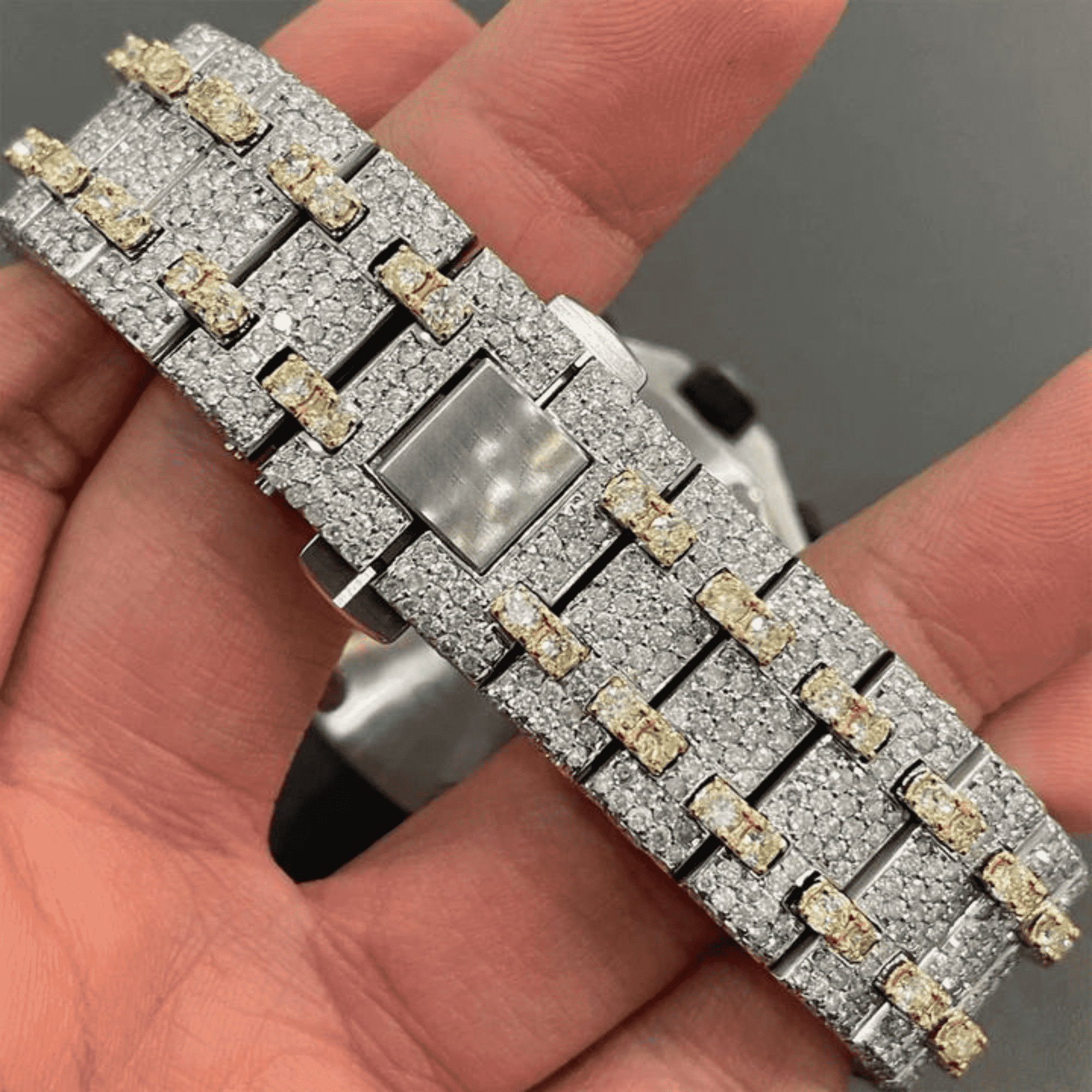 Stylish Moissanite Diamond Watch Crafted for Brilliance 3 Stylish Moissanite Diamond Watch Crafted for Brilliance - Image 3