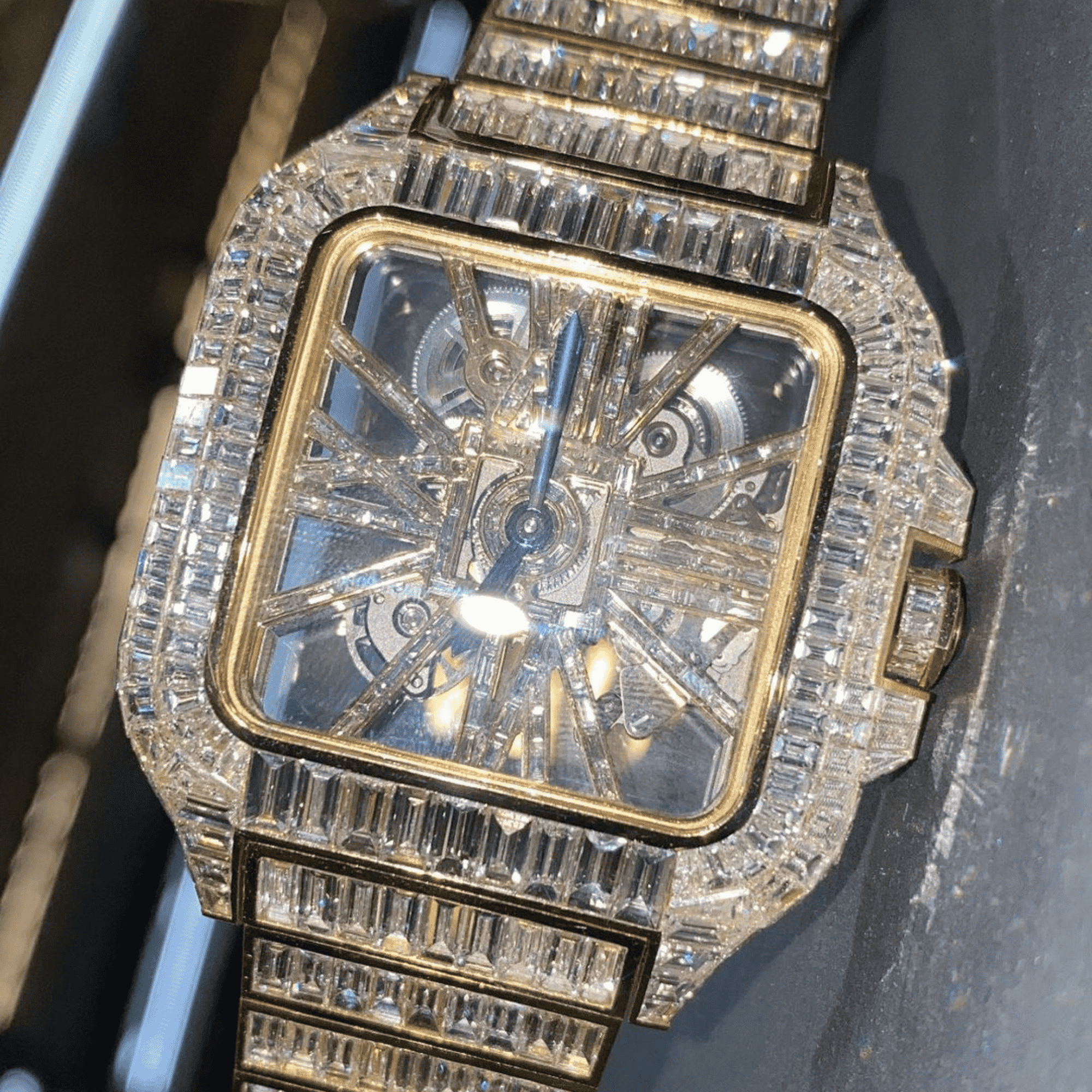 Moissanite Diamond Watches: Luxury Brilliance for Men & Women 2 Moissanite Diamond Watches: Luxury Brilliance for Men & Women - Image 2