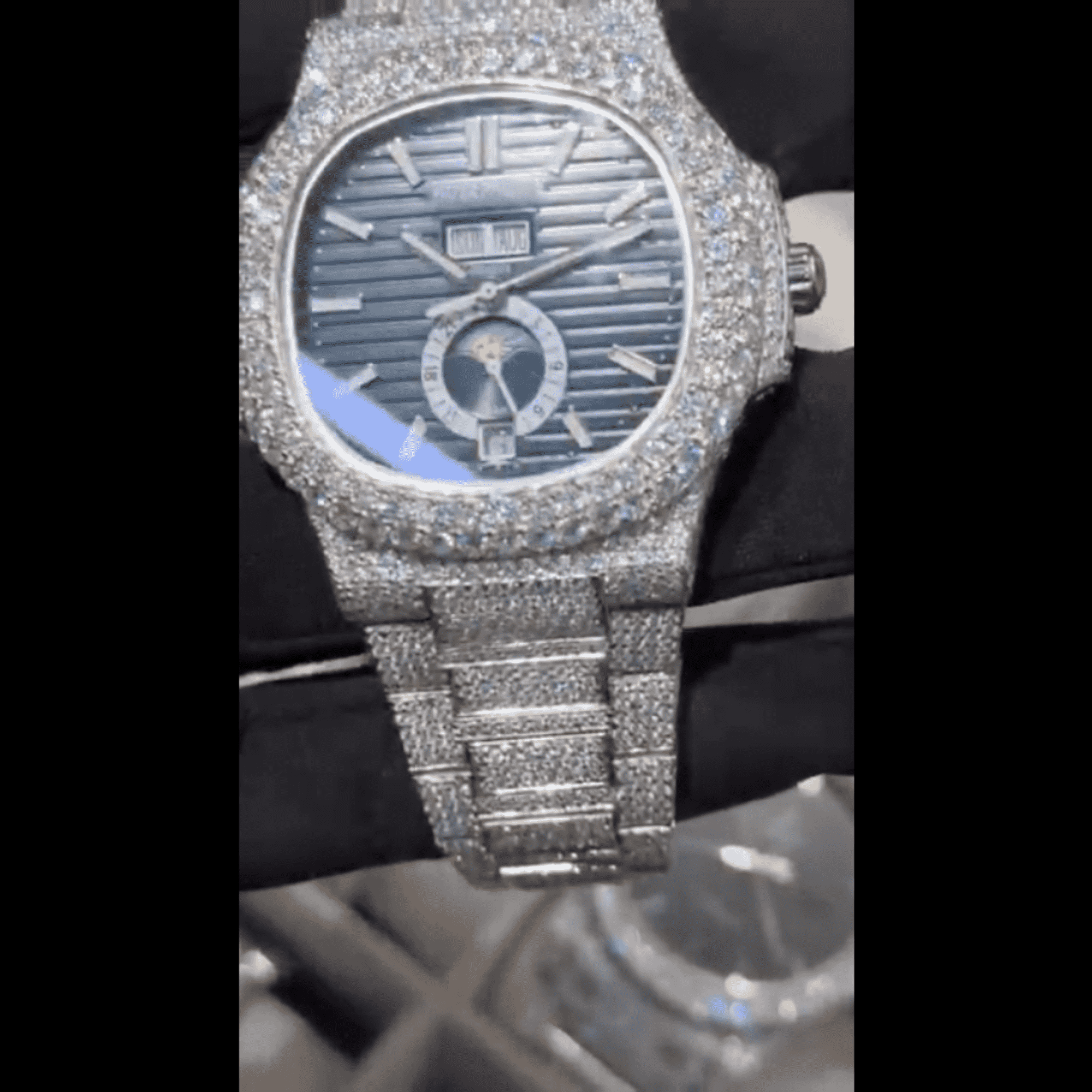 Crystal-Look Iced Moissanite Watches for Men & Women 1 Crystal-Look Iced Moissanite Watches for Men & Women