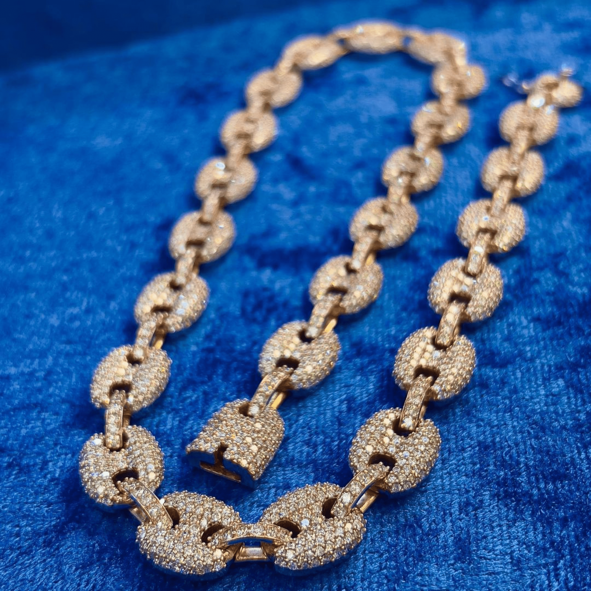 18mm Silver Moissanite Iced Chain for Men & Women With Diamond Glow 1 18mm Mens Silver Cuban Link Chain