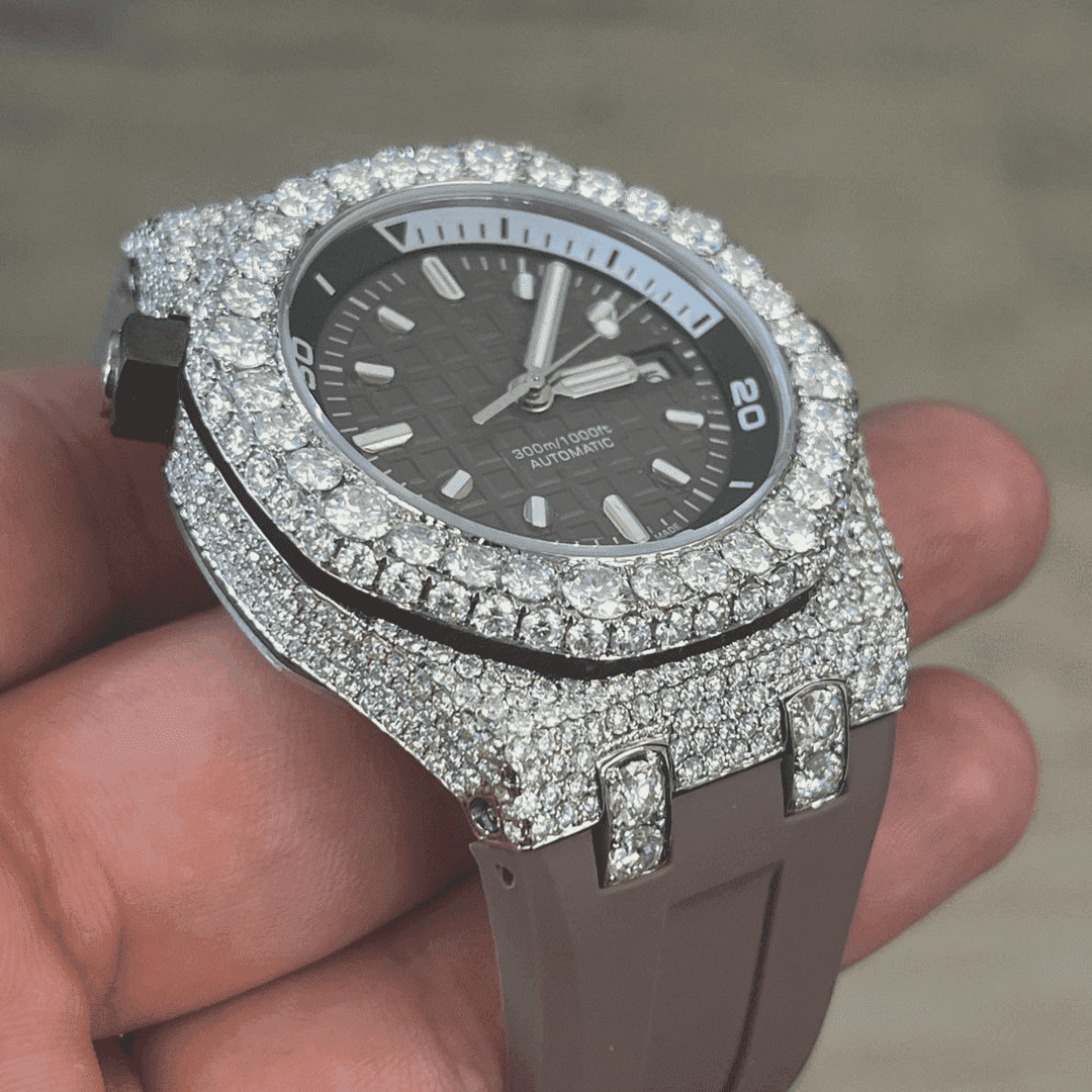 Luxury Iced Out Moissanite Watch with Silicone Strap 5 Luxury Iced Out Moissanite Watch with Silicone Strap - Image 5