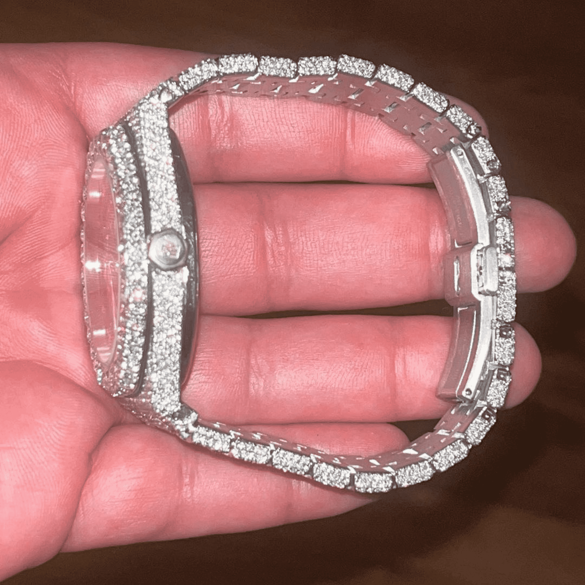 Fashionable Moissanite Watch for Daily Wear 4 Fashionable Moissanite Watch for Daily Wear - Image 4