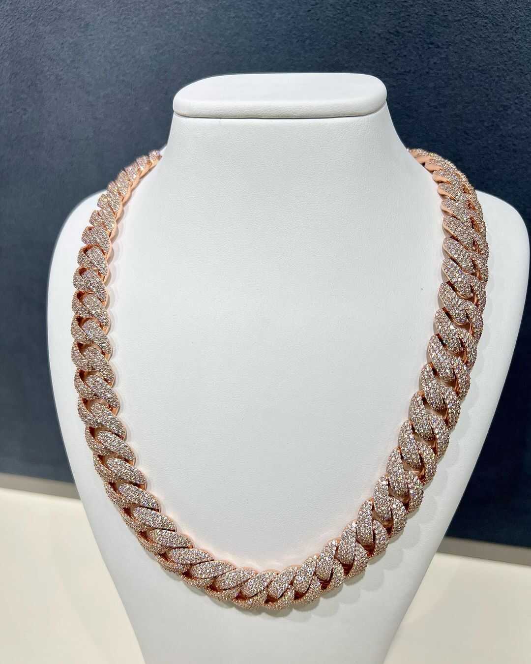 18mm Elegant Men's Moissanite Chain in Silver With Sparkling Fire 3 18 mm Cuban Link Chain