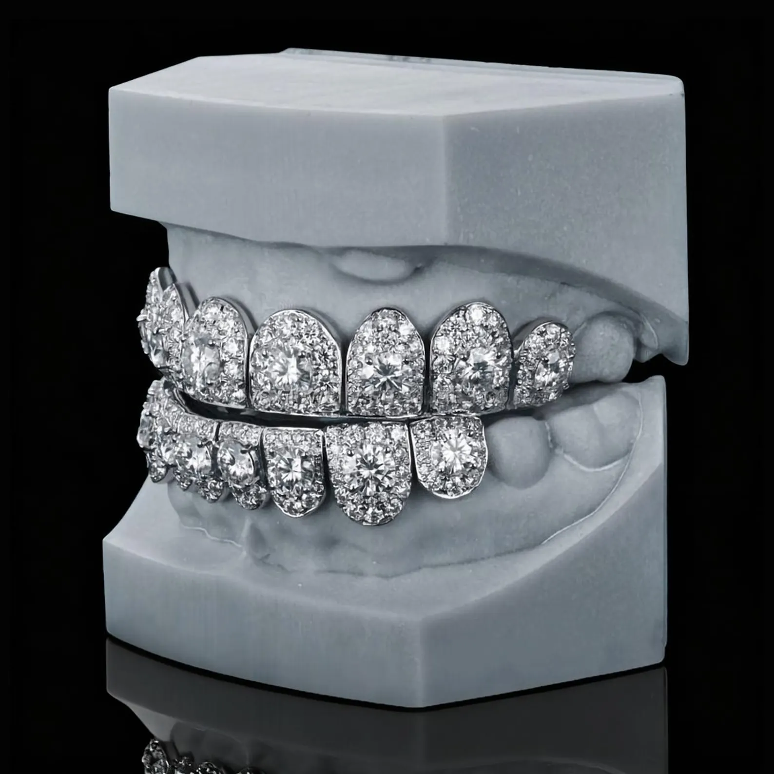 Custom Personalized Moissanite Diamond Grillz – S925 Honeycomb Edition 4 icedout teeth grillz 2