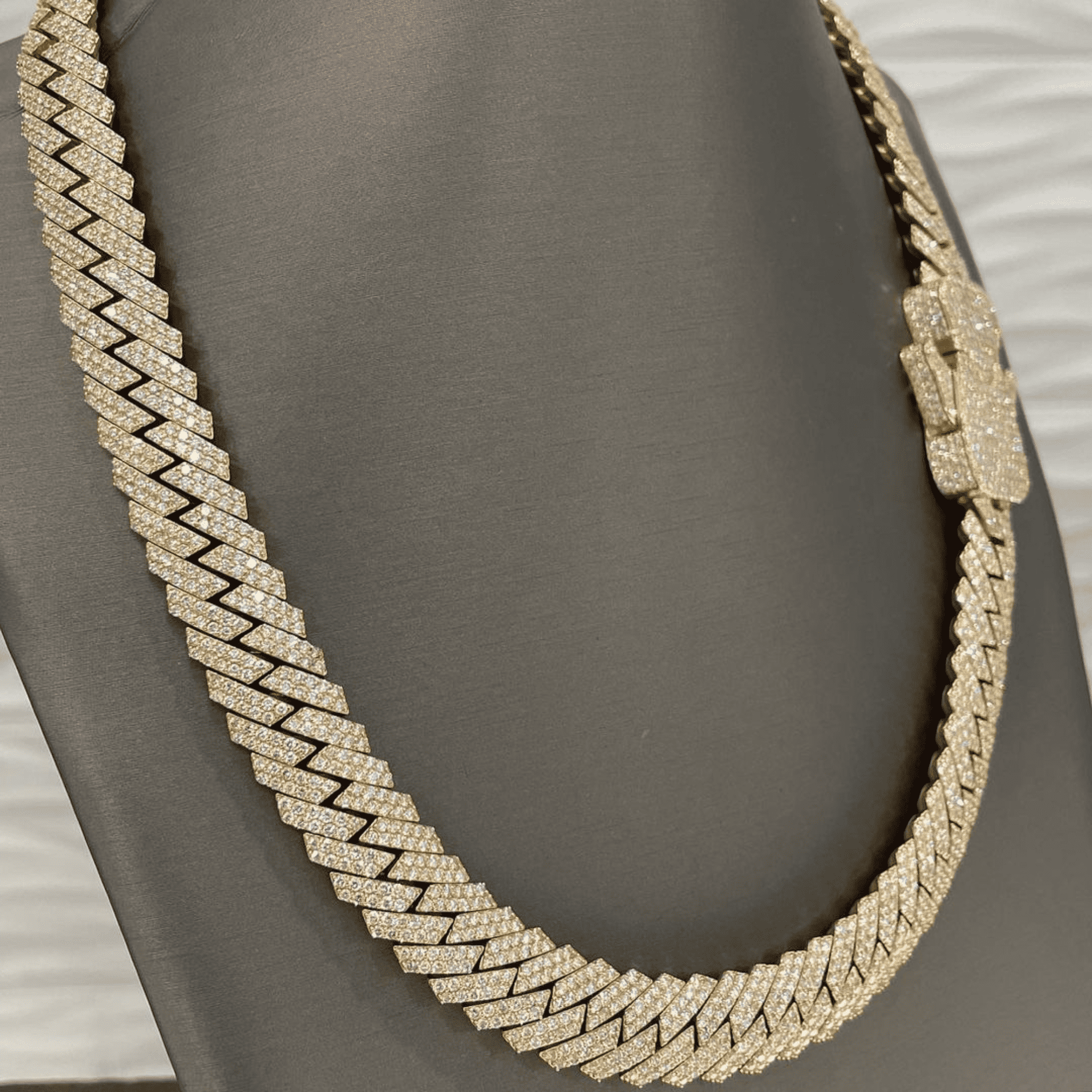 18mm Gold Plated & Silver Diamond Set Men’s Iced Out Cuban Link Moissanite Chains - Image 4