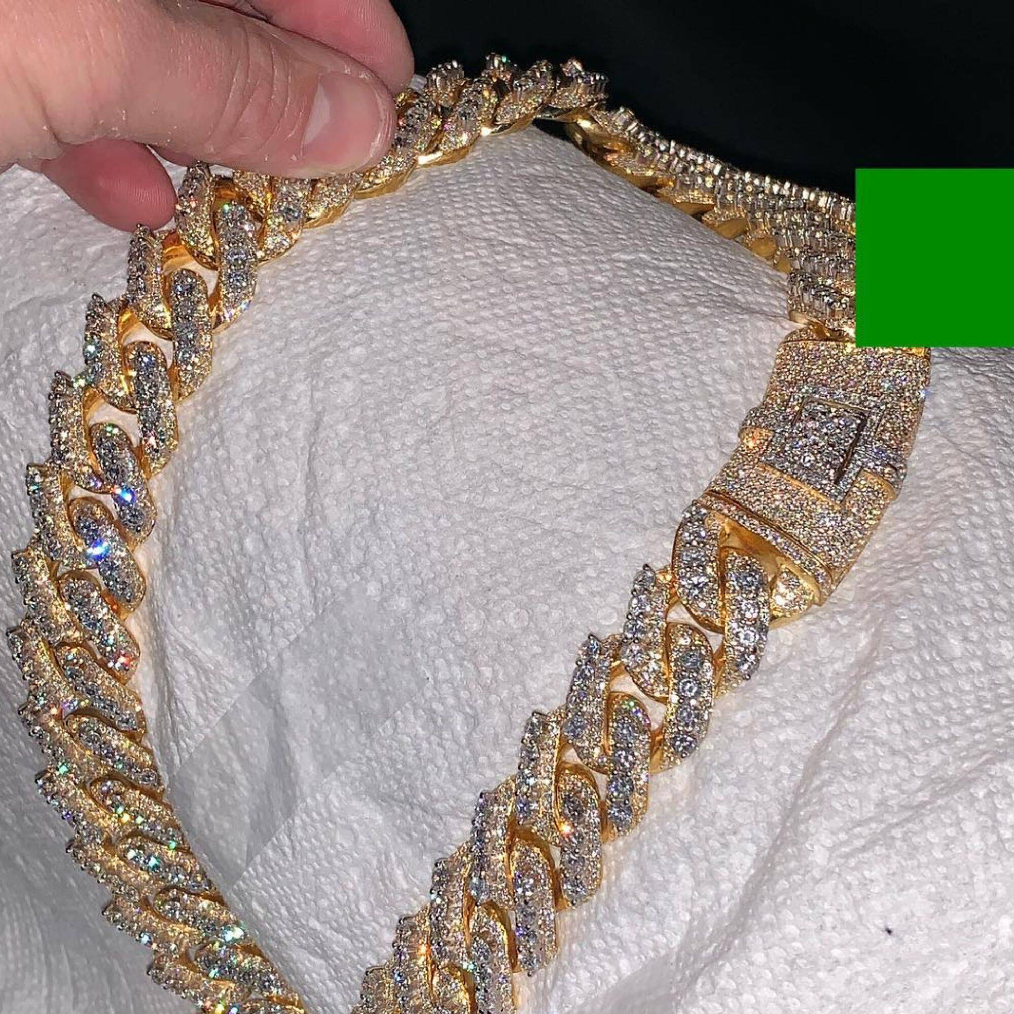 18 mm Silver Diamond Men’s Moissanite Chains Iced Out Cuban Link Chain - Image 4