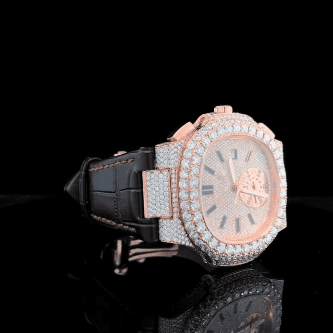 Stylish Iced Out Moissanite Watch with Silicone Comfort 4 Stylish Iced Out Moissanite Watch with Silicone Comfort - Image 4